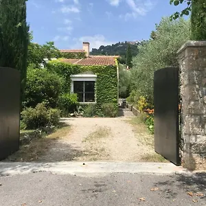 https://votre-charmant-studio-duplex-pres-de-cannes.fr-provencehotel.com